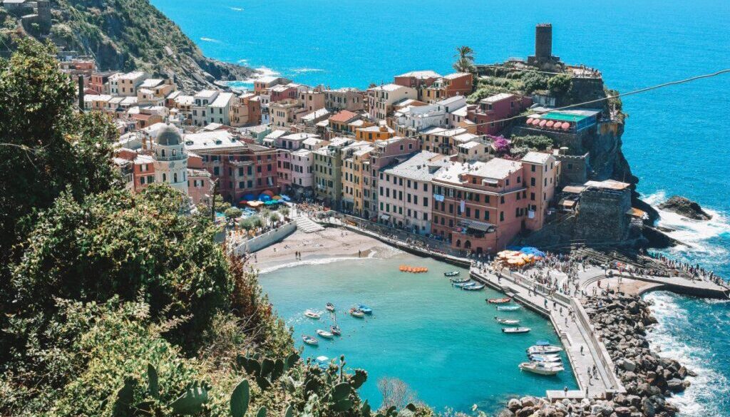 Vernazza-in-Cinque-Terre-1200x800